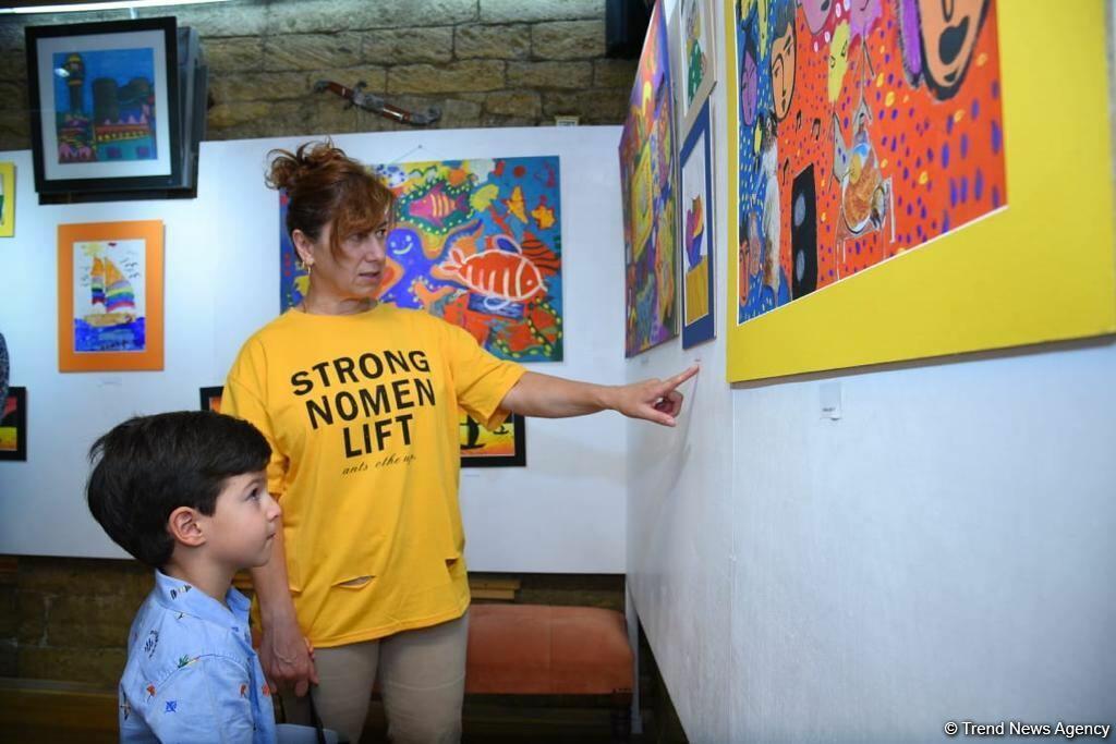 Leonardo Art School Baku организовала выставку юных художников «Полет фантазий»