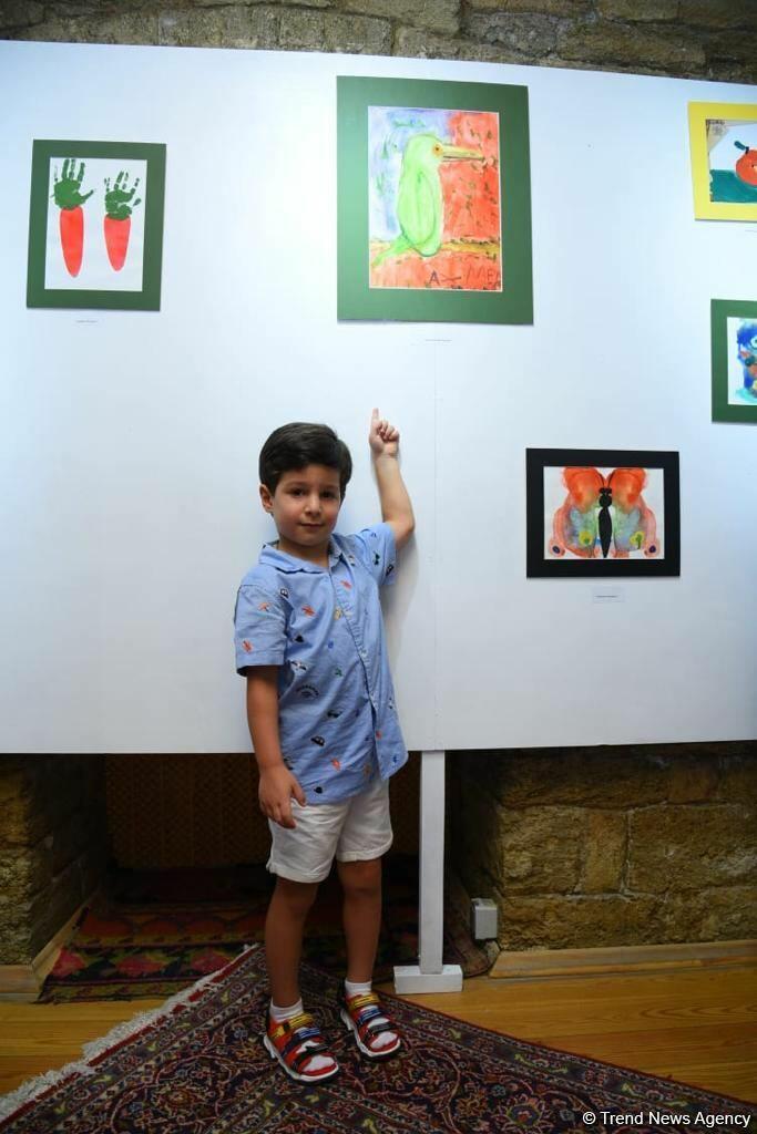 Leonardo Art School Baku организовала выставку юных художников «Полет фантазий»
