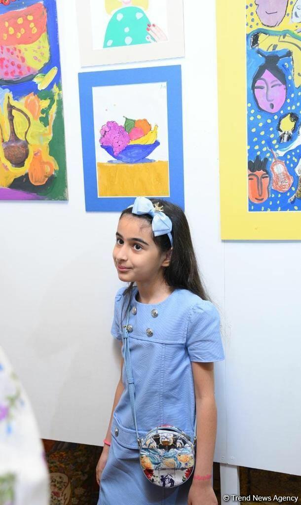 Leonardo Art School Baku организовала выставку юных художников «Полет фантазий»