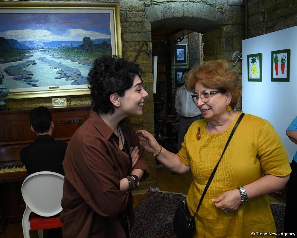 Leonardo Art School Baku организовала выставку юных художников «Полет фантазий»