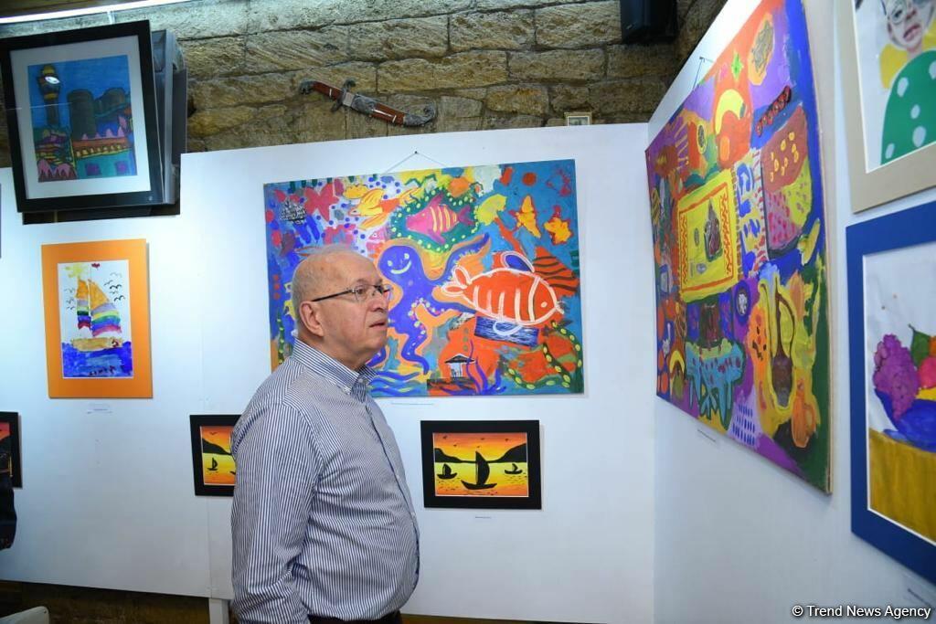 Leonardo Art School Baku организовала выставку юных художников «Полет фантазий»