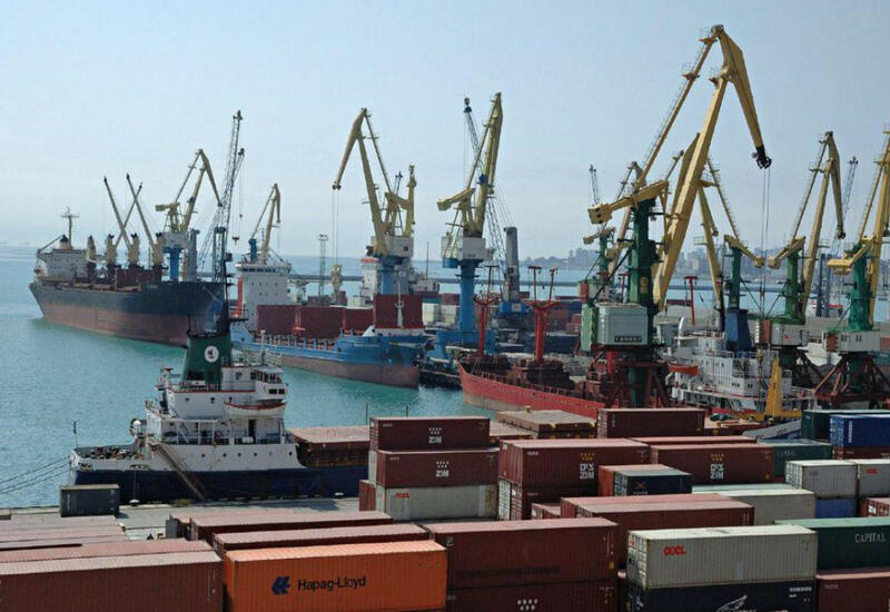 В Азербайджане увеличились грузоперевозки морским транспортом