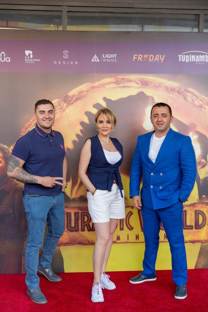 В Баку представили фильм "Мир Юрского периода"