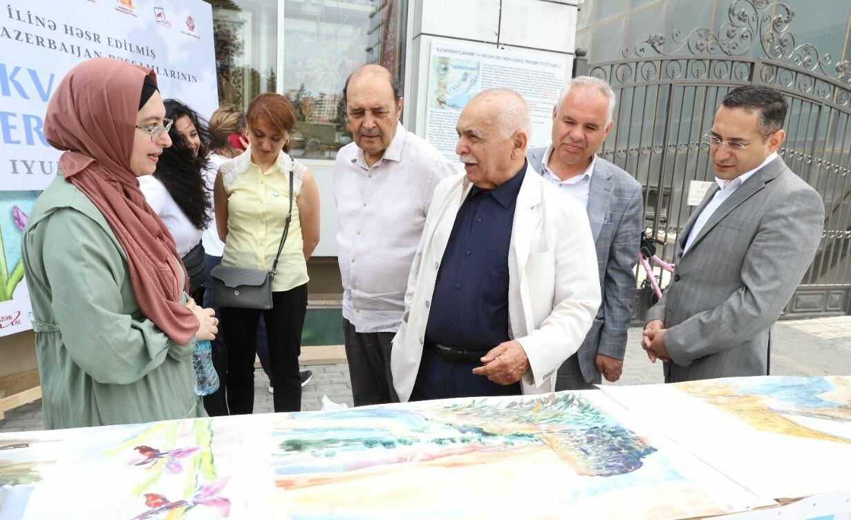 В Баку был представлен "Акварельный перформанс"