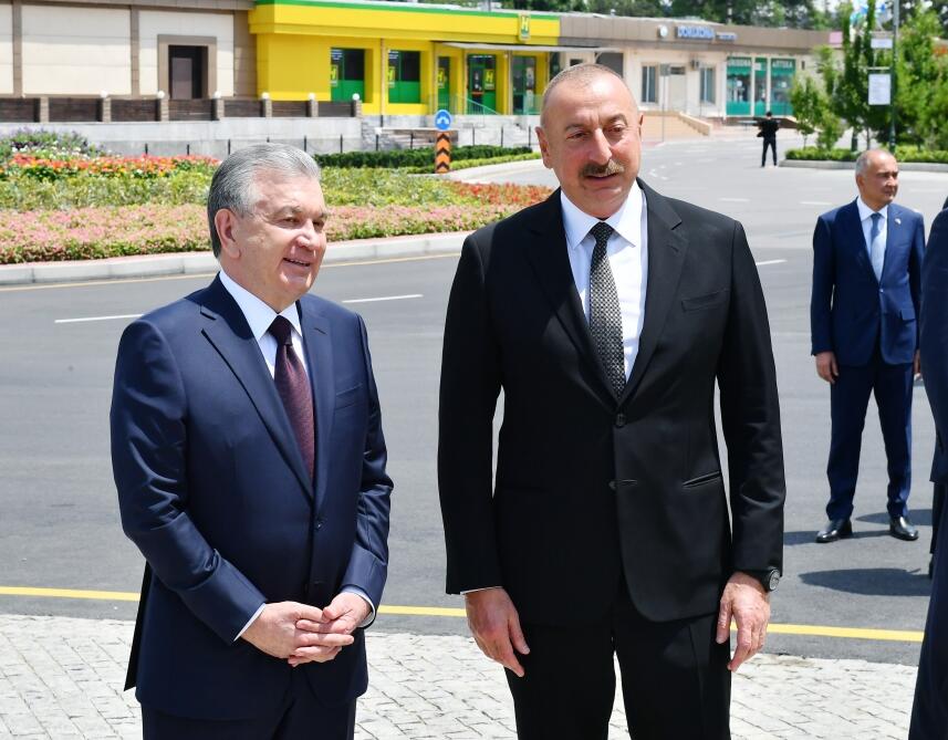 Президент Ильхам Алиев и Президент Узбекистана Шавкат Мирзиёев приняли участие в церемонии открытия площади Гейдара Алиева в Ташкенте