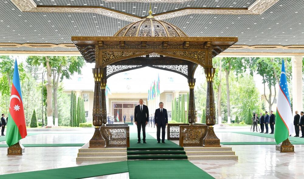 В Ташкенте состоялась официальная церемония встречи Президента Ильхама Алиева