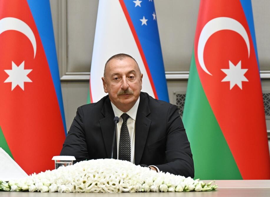 Президент Ильхам Алиев и Президент Шавкат Мирзиёев выступили с заявлениями для печати