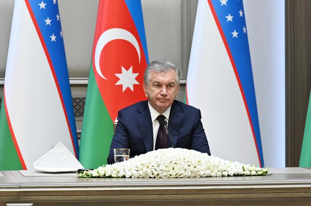 Президент Ильхам Алиев и Президент Шавкат Мирзиёев выступили с заявлениями для печати