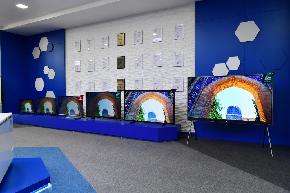 Prezidentlər İlham Əliyev və Şavkat Mirziyoyev Daşkənddə “TEXNOPARK” MMC-nin fəaliyyəti ilə tanış olublar