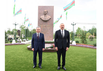 Президент Ильхам Алиев и Президент Узбекистана Шавкат Мирзиёев приняли участие в церемонии открытия площади Гейдара Алиева в Ташкенте - ФОТО - ВИДЕО