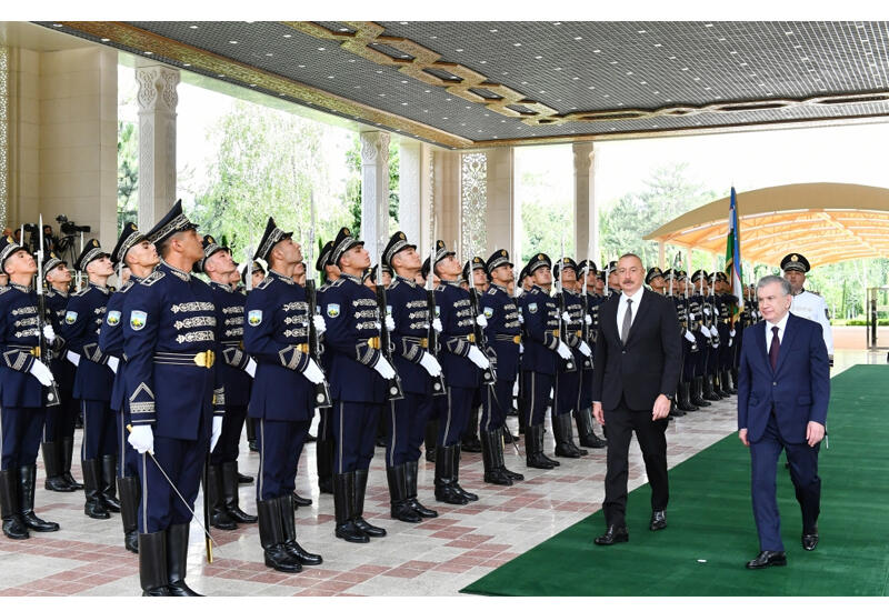 В Ташкенте состоялась официальная церемония встречи Президента Ильхама Алиева