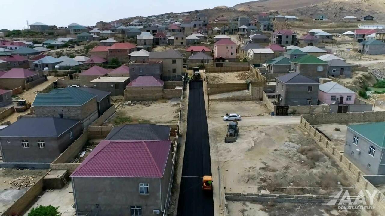 В Локбатане ремонтируют две дороги