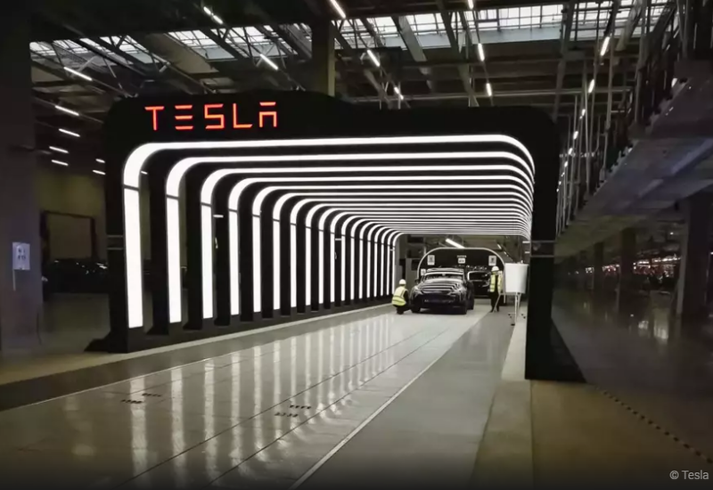 Tesla теряет миллиарды долларов