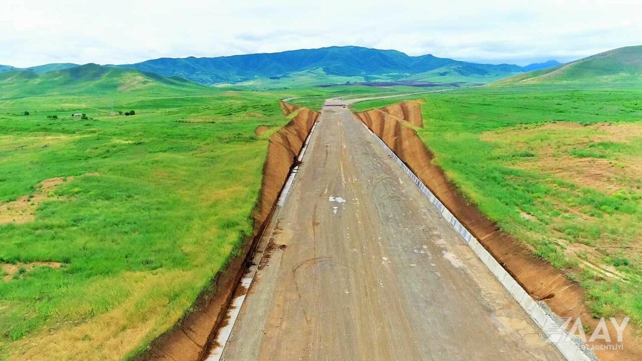 Так выглядит строительство новой дороги в Шушу