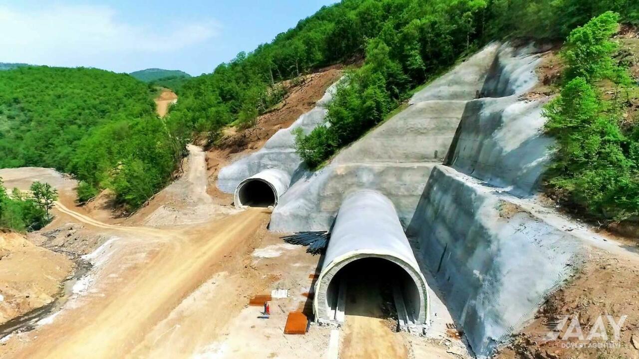 Так выглядит строительство новой дороги в Шушу