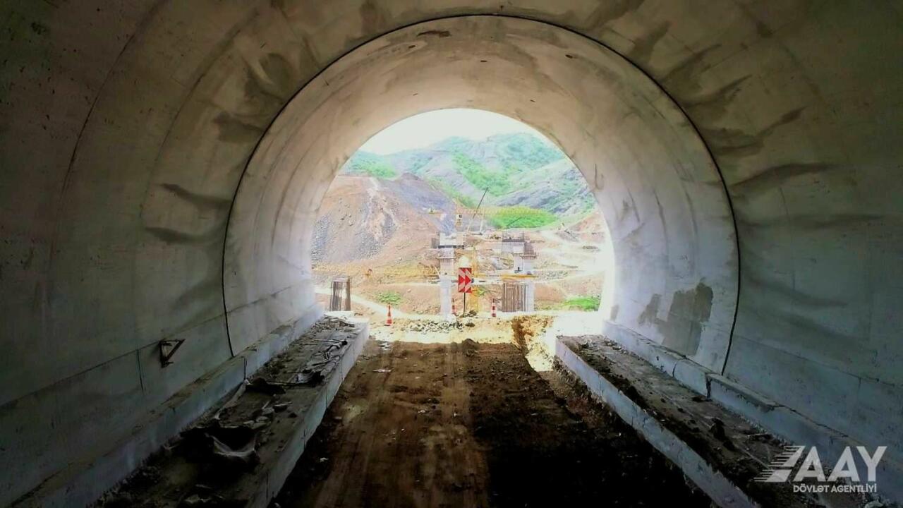 Так выглядит строительство новой дороги в Шушу
