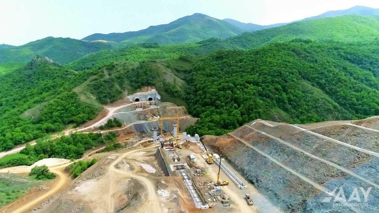 Так выглядит строительство новой дороги в Шушу