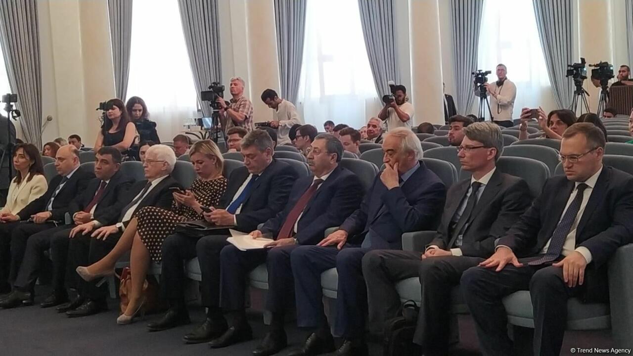 Главы МИД Азербайджана и России провели совместную пресс-конференцию