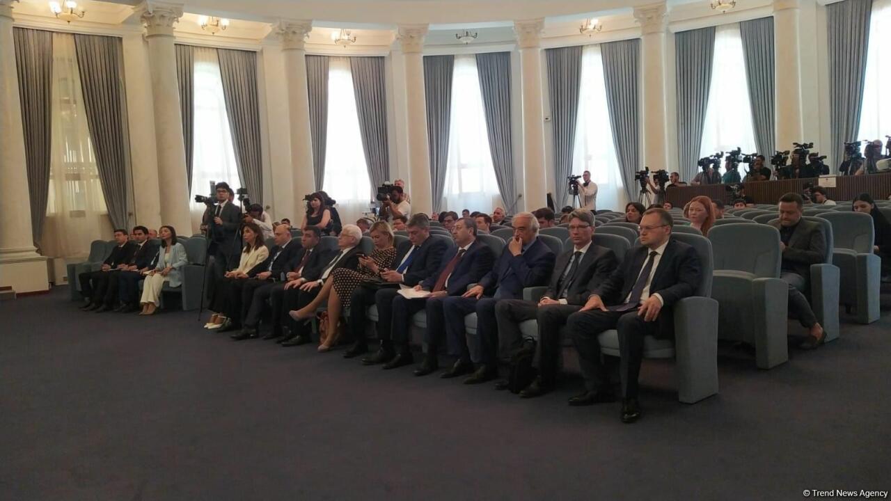 Главы МИД Азербайджана и России провели совместную пресс-конференцию