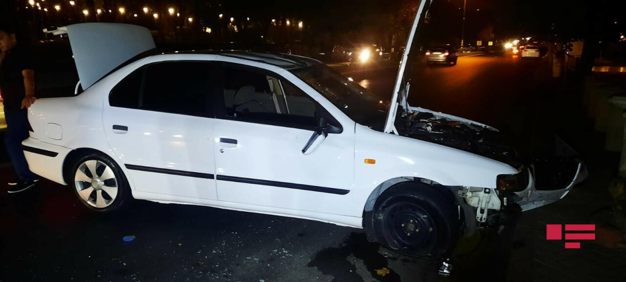 В Баку опрокинулся автомобиль, есть пострадавшие
