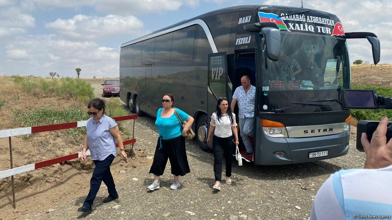 Первый рейсовый пассажирский автобус из Баку прибыл в Физули