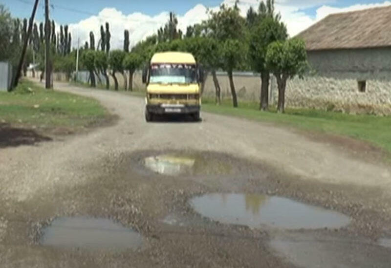 Balakəndə təmirə həsrət qalan yol - Bərbad yol hamını təngə gətirib