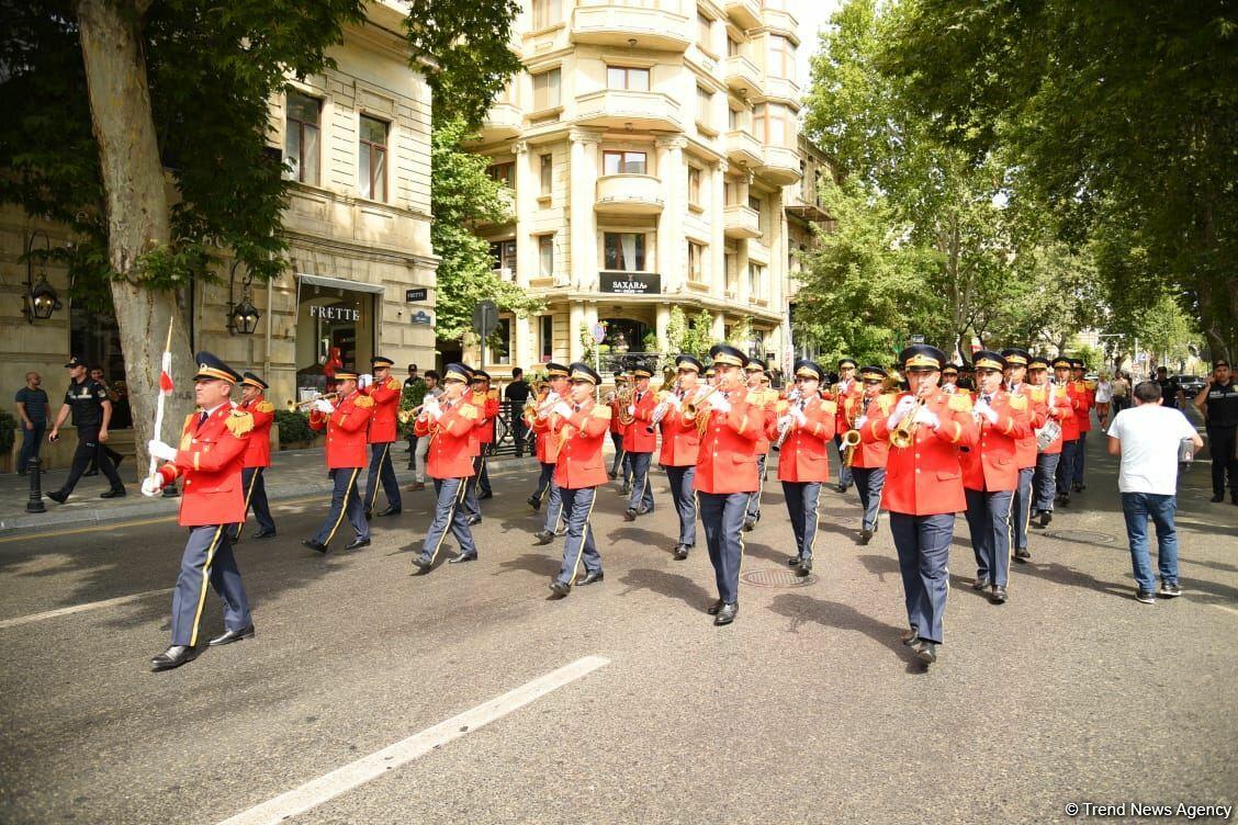 В Баку прошли показательные выступления военных оркестров по случаю Дня Вооруженных cил