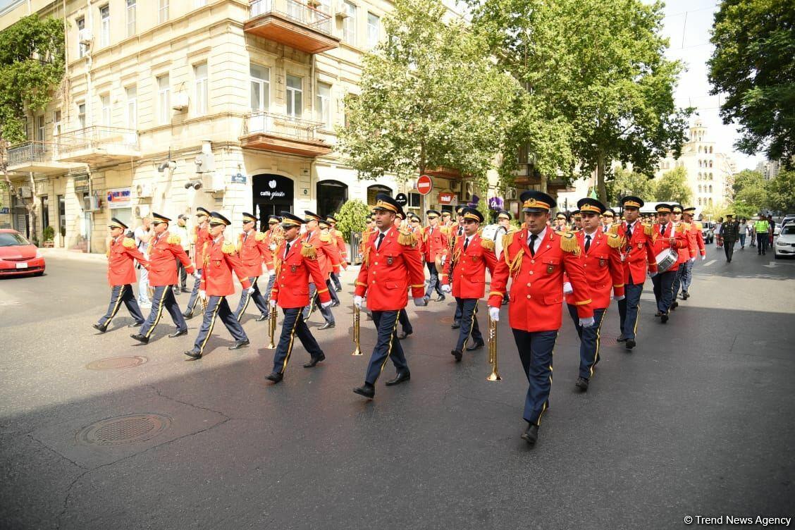 В Баку прошли показательные выступления военных оркестров по случаю Дня Вооруженных cил