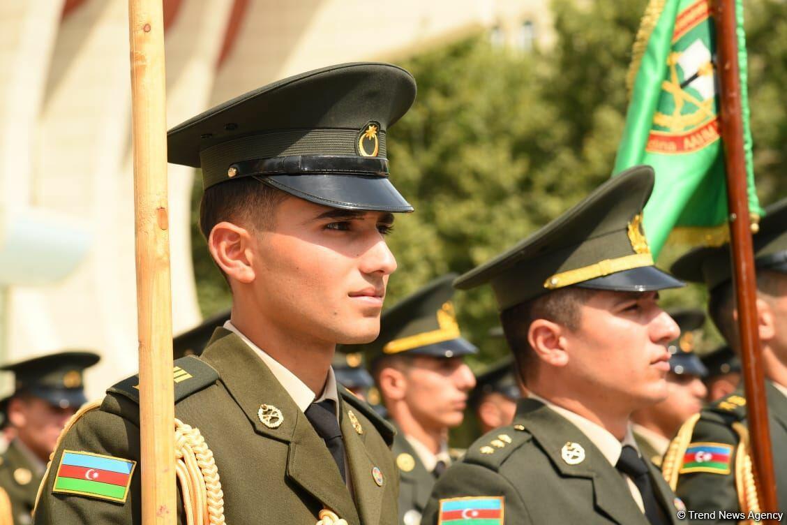 В Баку прошли показательные выступления военных оркестров по случаю Дня Вооруженных cил