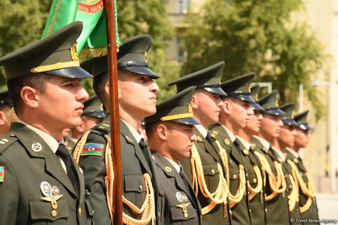 В Баку прошли показательные выступления военных оркестров по случаю Дня Вооруженных cил