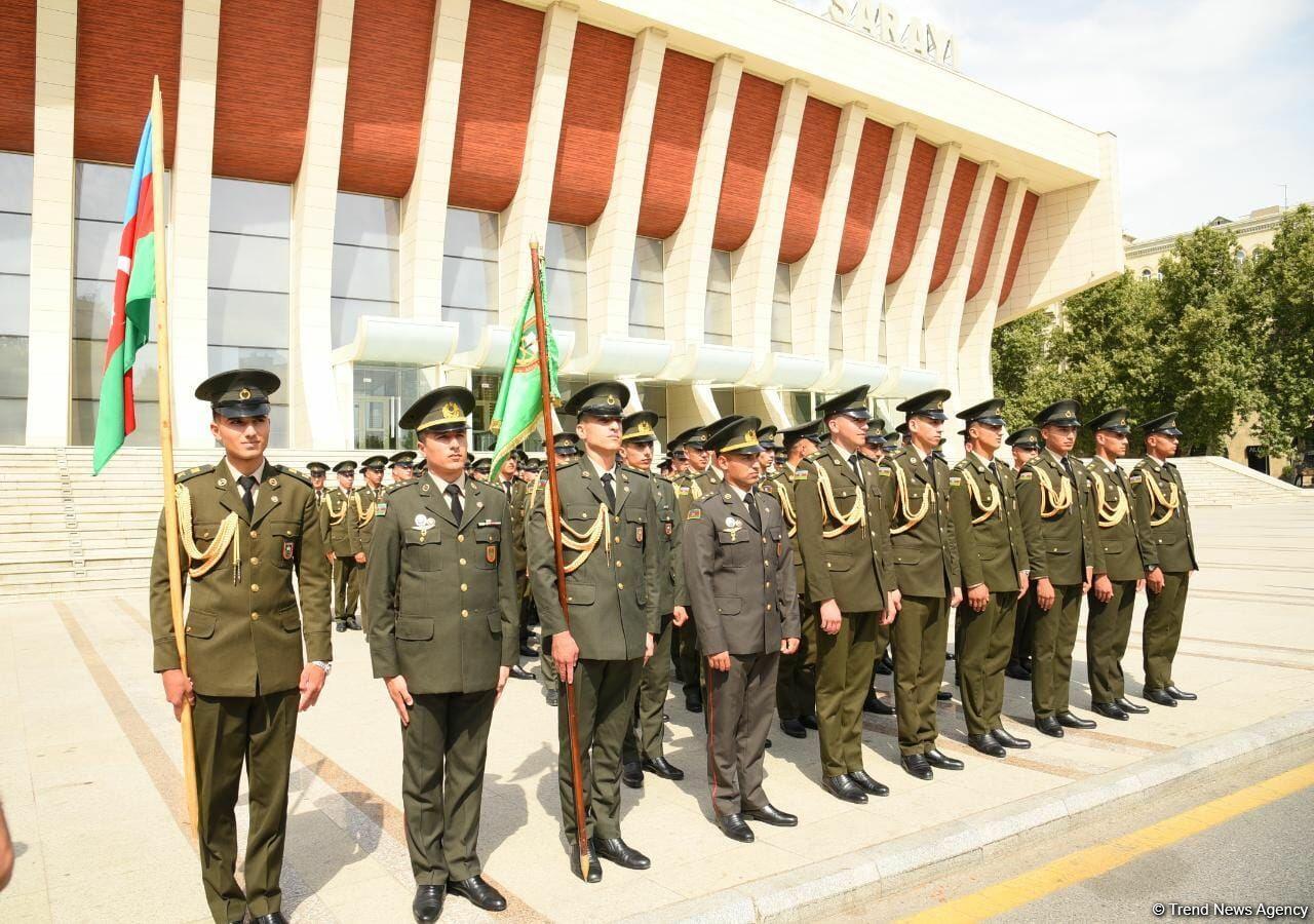 В Баку прошли показательные выступления военных оркестров по случаю Дня Вооруженных cил