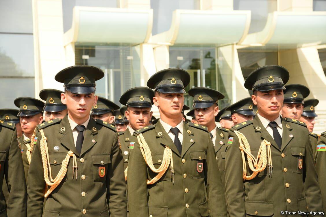 В Баку прошли показательные выступления военных оркестров по случаю Дня Вооруженных cил