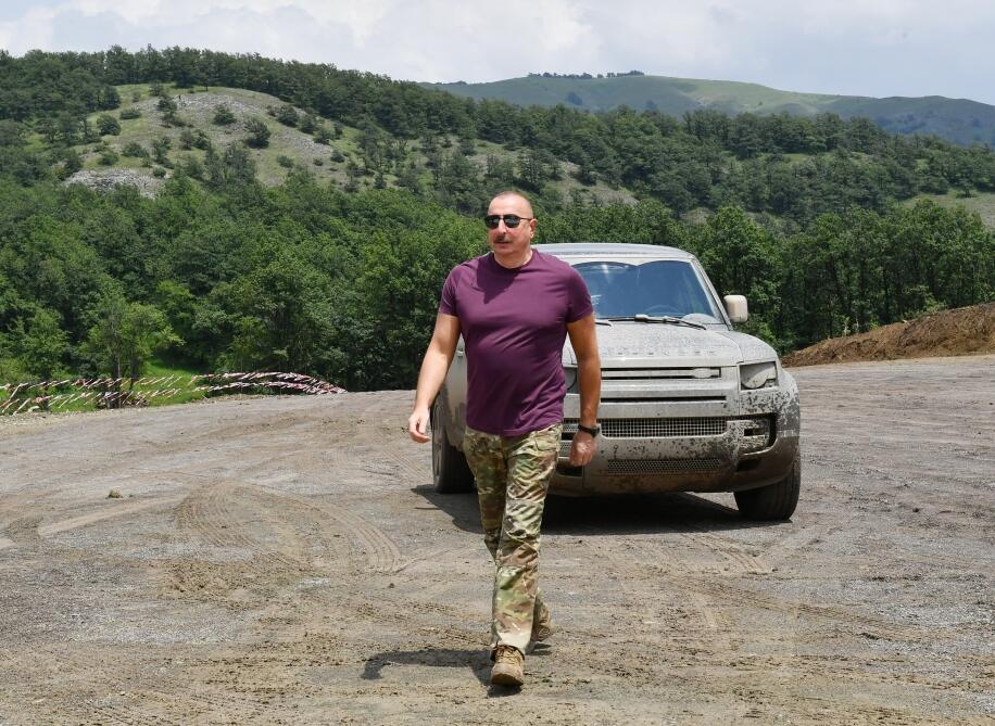 Президент Ильхам Алиев ознакомился со строительством Лачинского международного аэропорта