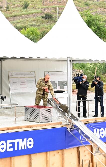 Президент Ильхам Алиев заложил фундамент Кяльбаджарского центра цифрового управления