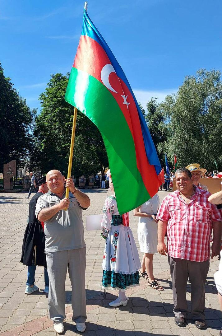 Азербайджанский актер вызвал овации зрителей на фестивале в Беларуси