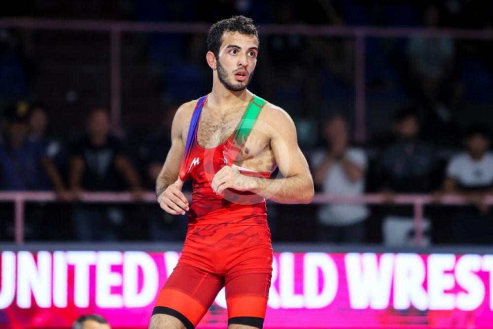 Сборная Азербайджана по греко-римской борьбе стартовала на чемпионате Европы с двумя золотыми медалями