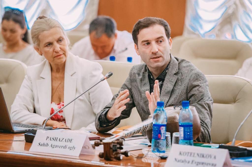 Сахиб Пашазаде удостоен золотой медали с бриллиантом от главы Якутии