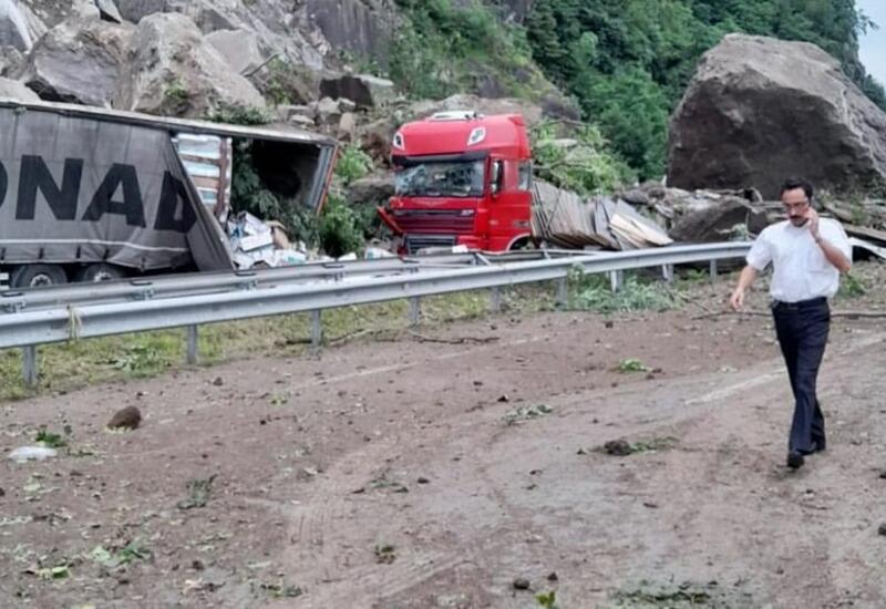 Водитель-гражданин Азербайджана погиб в результате оползня в Турции