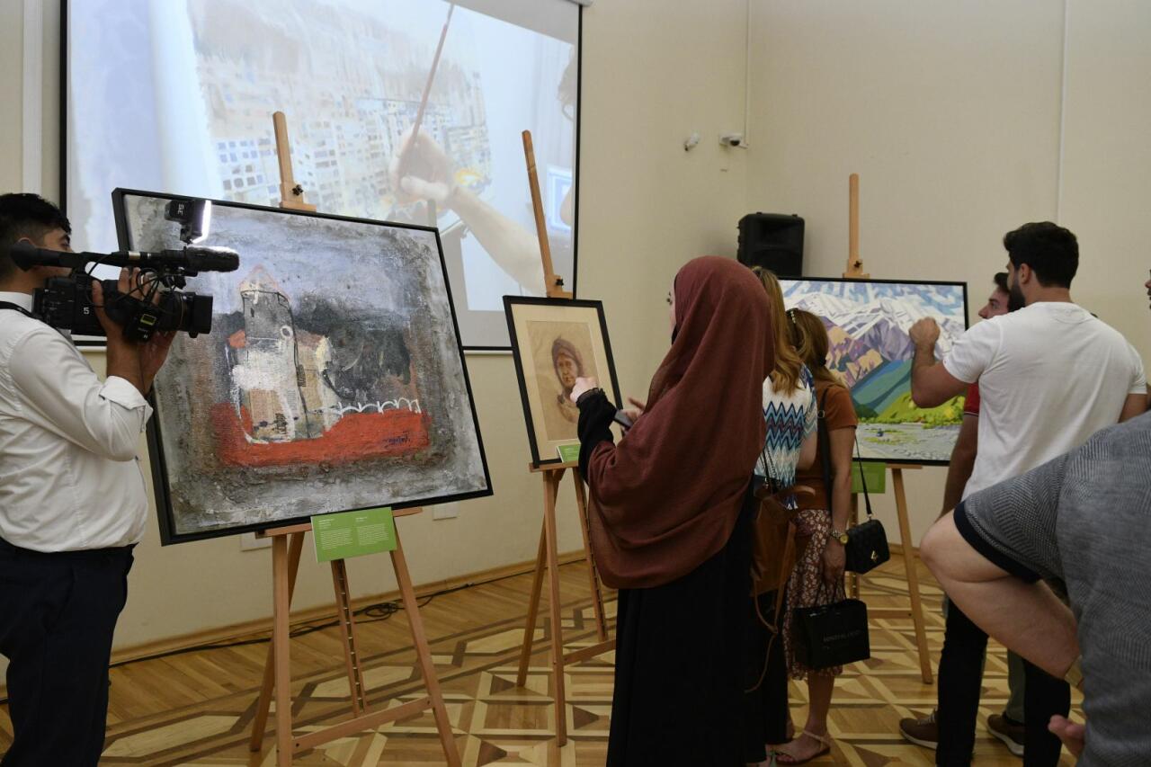 В Музее истории открылась выставка "Забери меня домой"