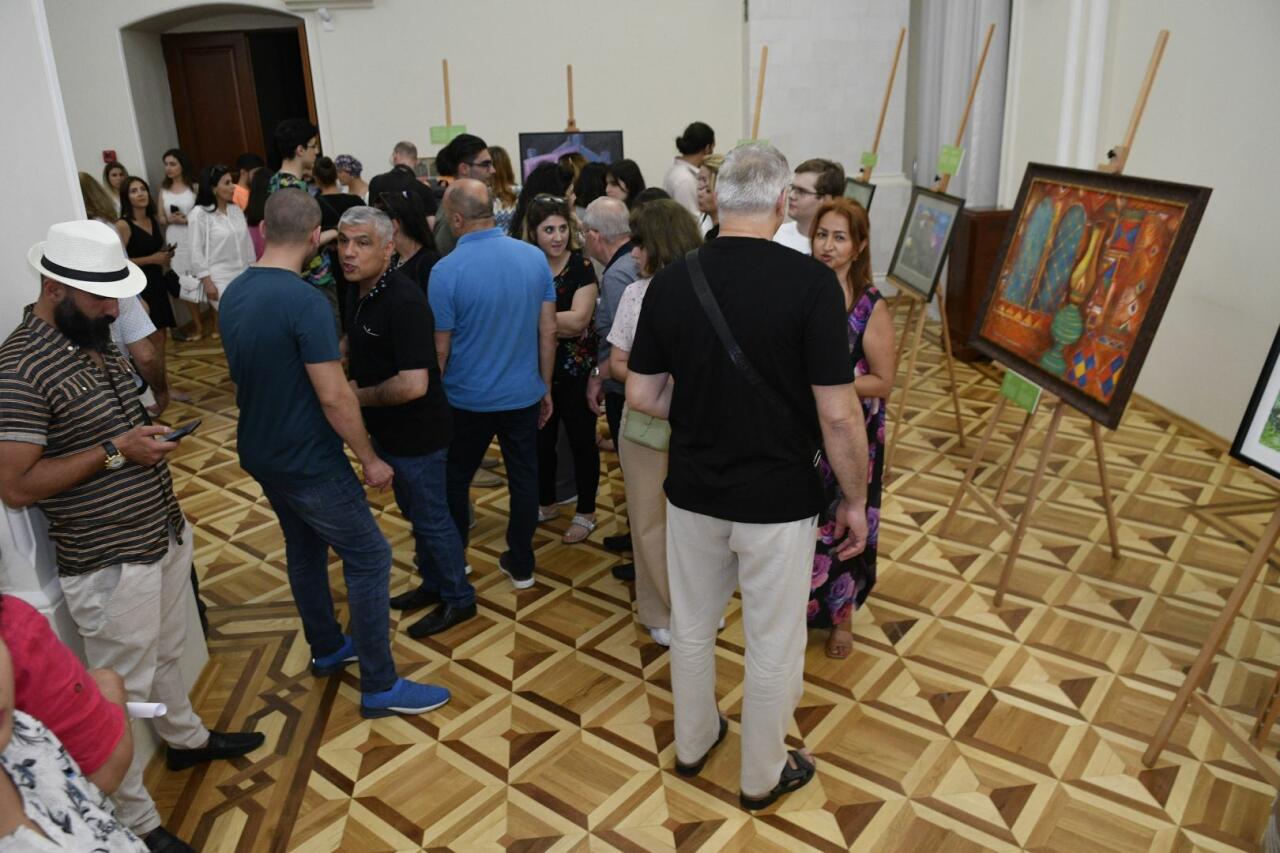 В Музее истории открылась выставка "Забери меня домой"