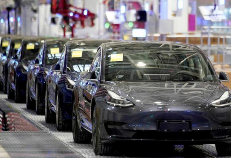 Tesla сократила выпуск электромобилей