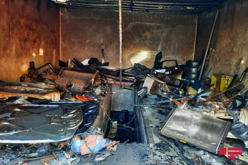 Şəkidə maşın təmiri sexləri yandı