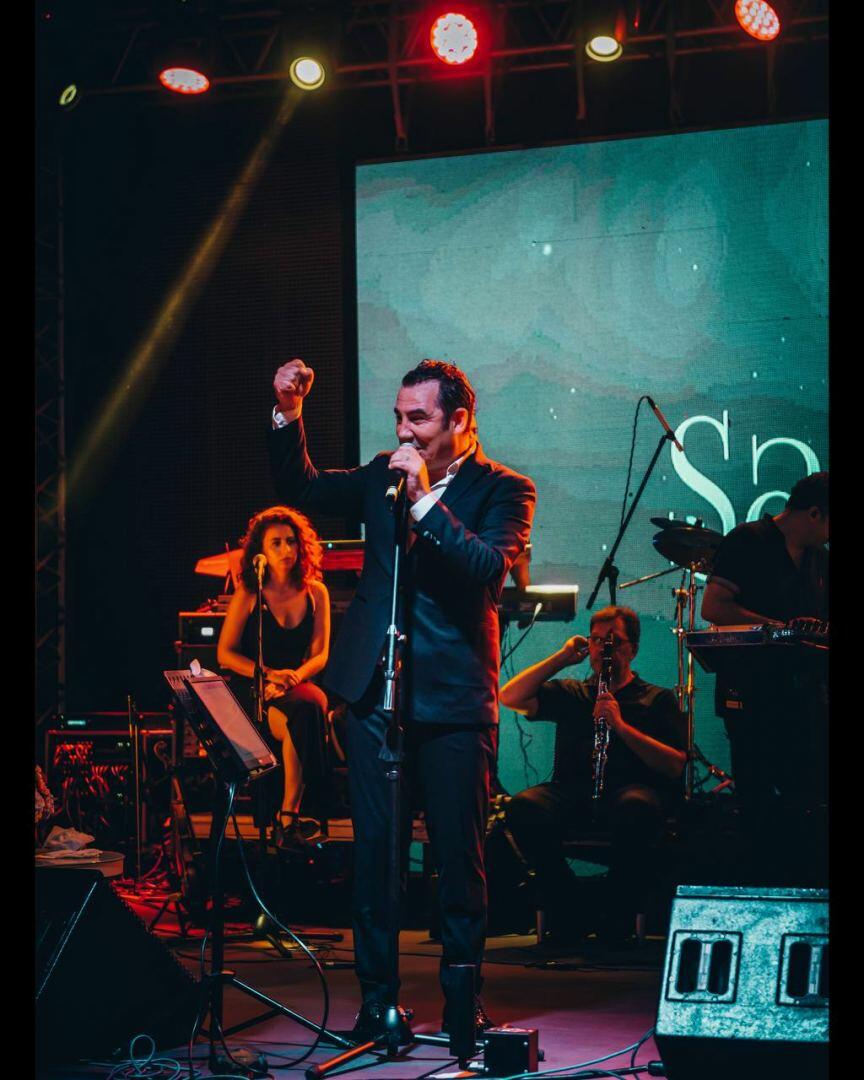 В рамках летнего фестиваля Şazeli Bahçe в Баку прошел концерт турецкой звезды Ферхата Гёчера