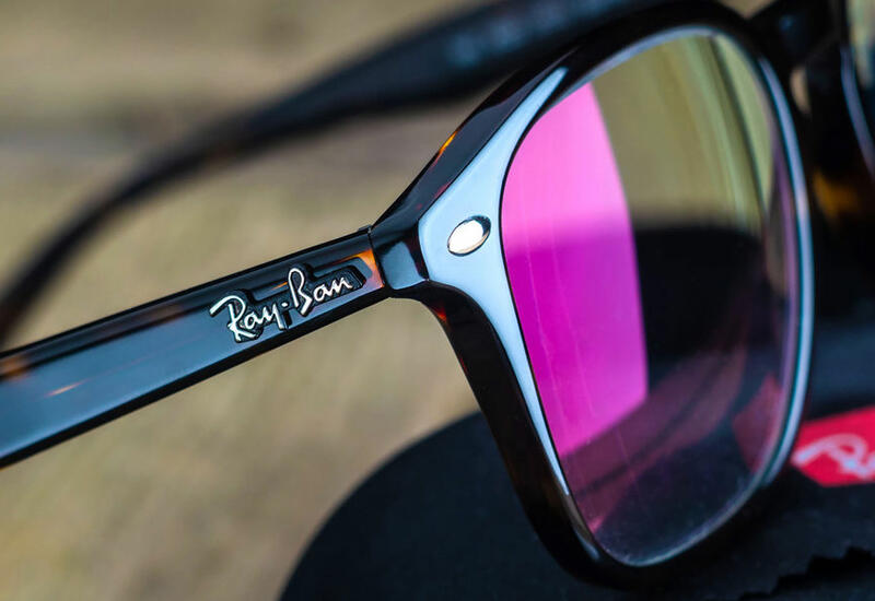 Владельцы очков Ray Ban получили возможность звонить по WhatsApp