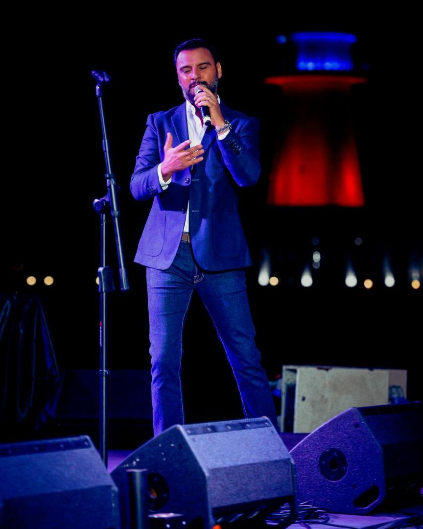 В Баку прошел концерт турецкой звезды Алишана