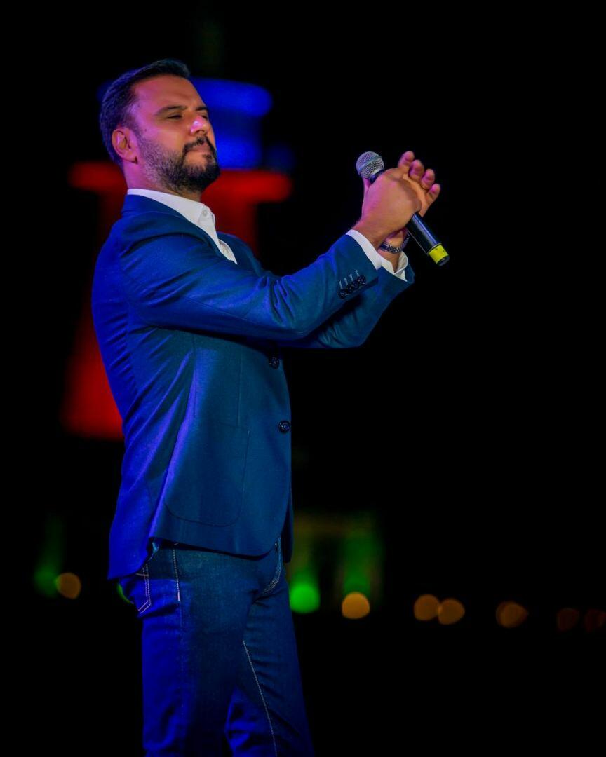 В Баку прошел концерт турецкой звезды Алишана