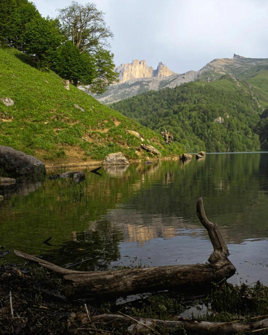 Красивое озеро в горах - Маралгёль