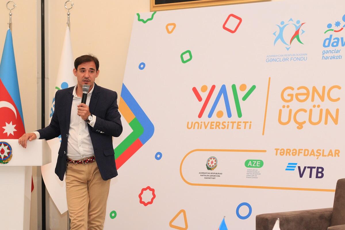 ВТБ (Азербайджан) поддержал проект «Летнего университета для молодых лидеров»