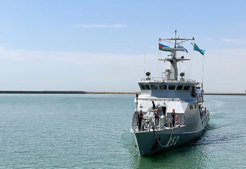 Корабли ВМС Казахстана вошли в бакинскую бухту