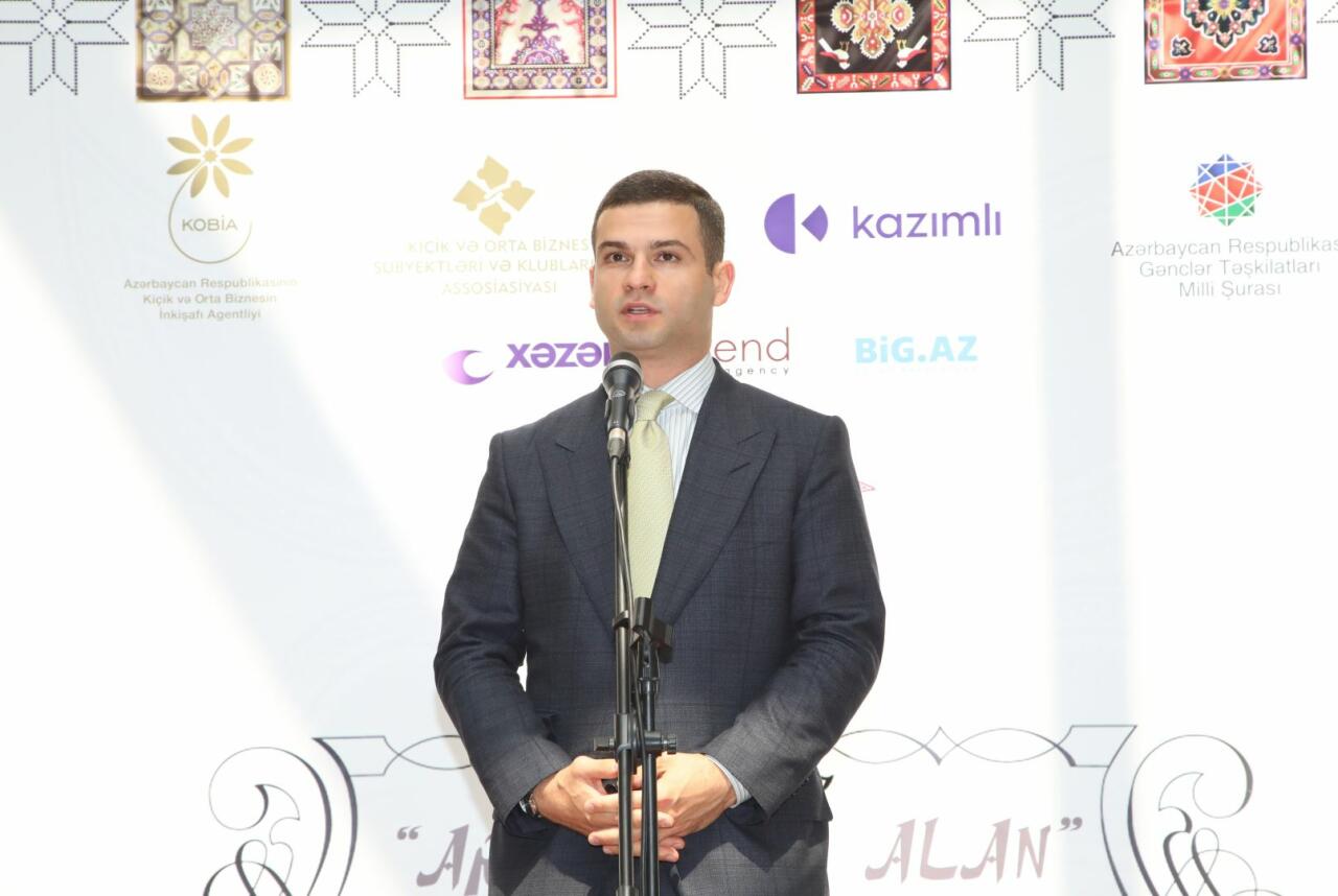 В Баку впервые проходит выставка-ярмарка "Аршин мал алан"